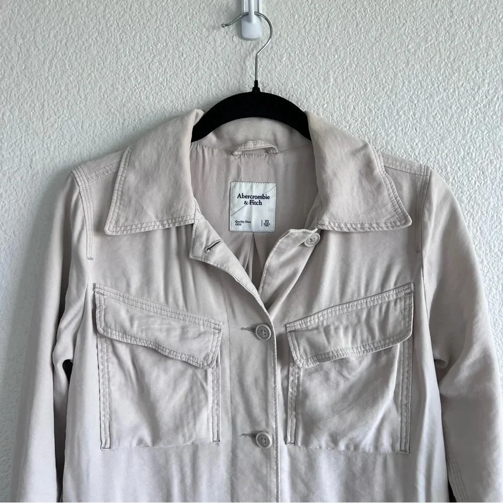 Abercrombie and Fitch‎ Women’s Lightweight Utility Jacket